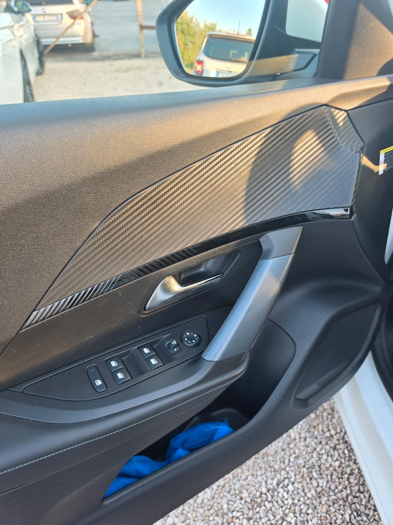 Peugeot 2008 PureTech Turbo 130 S&S Allure ok neopatentati