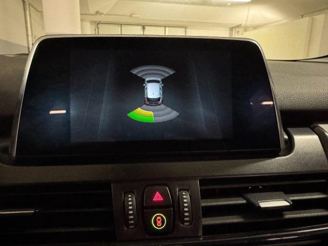 BMW 220 i Active Tourer Advantage