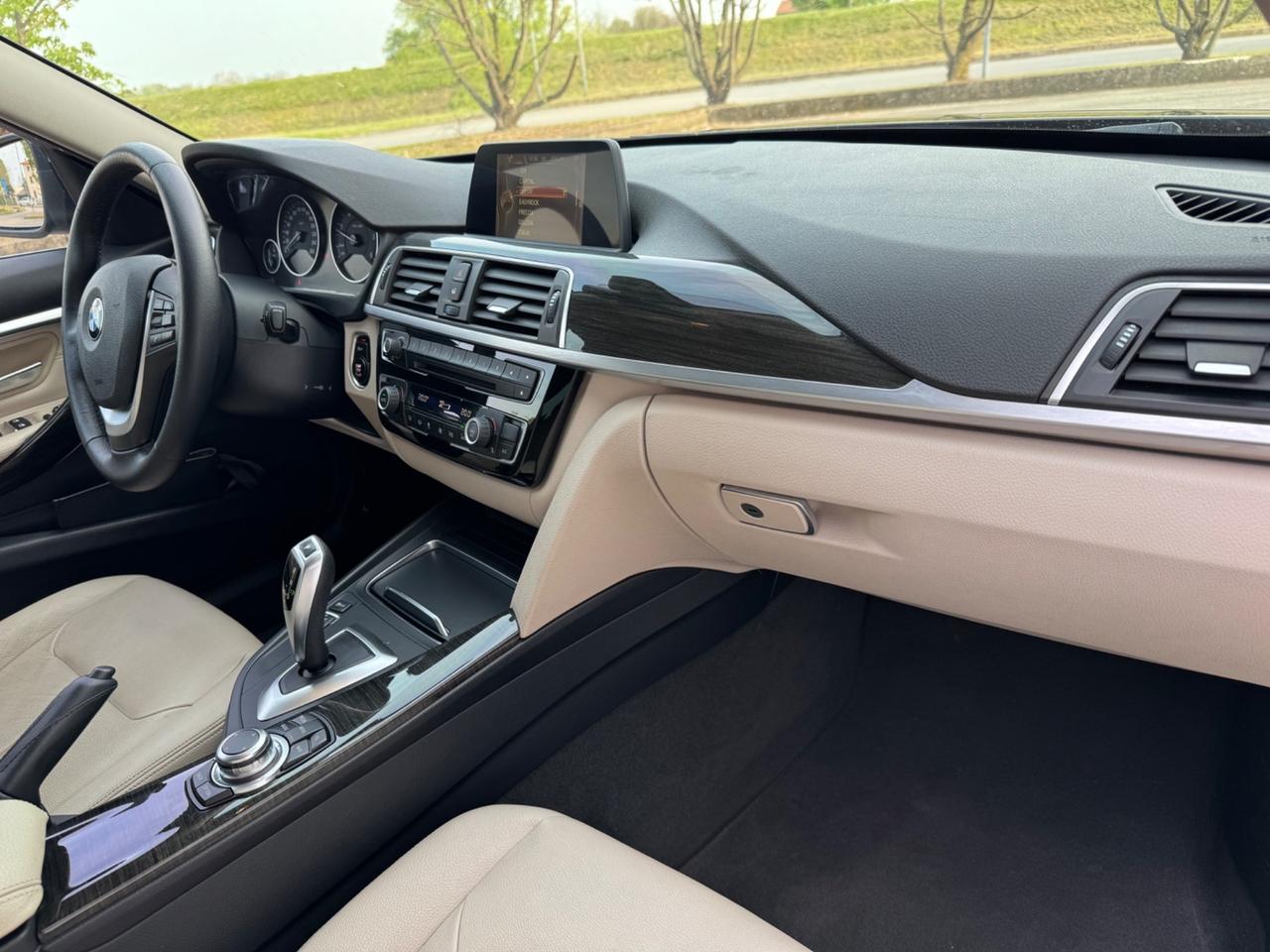 Bmw 320 320d xDrive Luxury