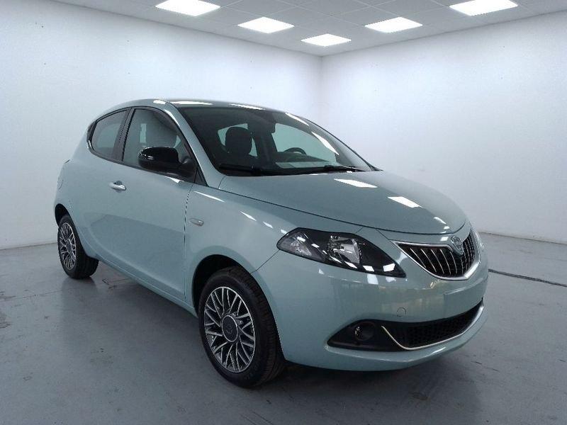 Lancia Ypsilon 1.0 firefly hybrid Gold s&s 70cv