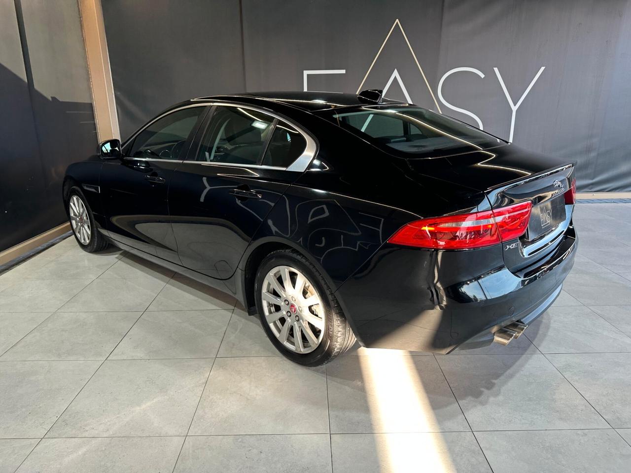 Jaguar XE 2.0 D 180 CV Prestige