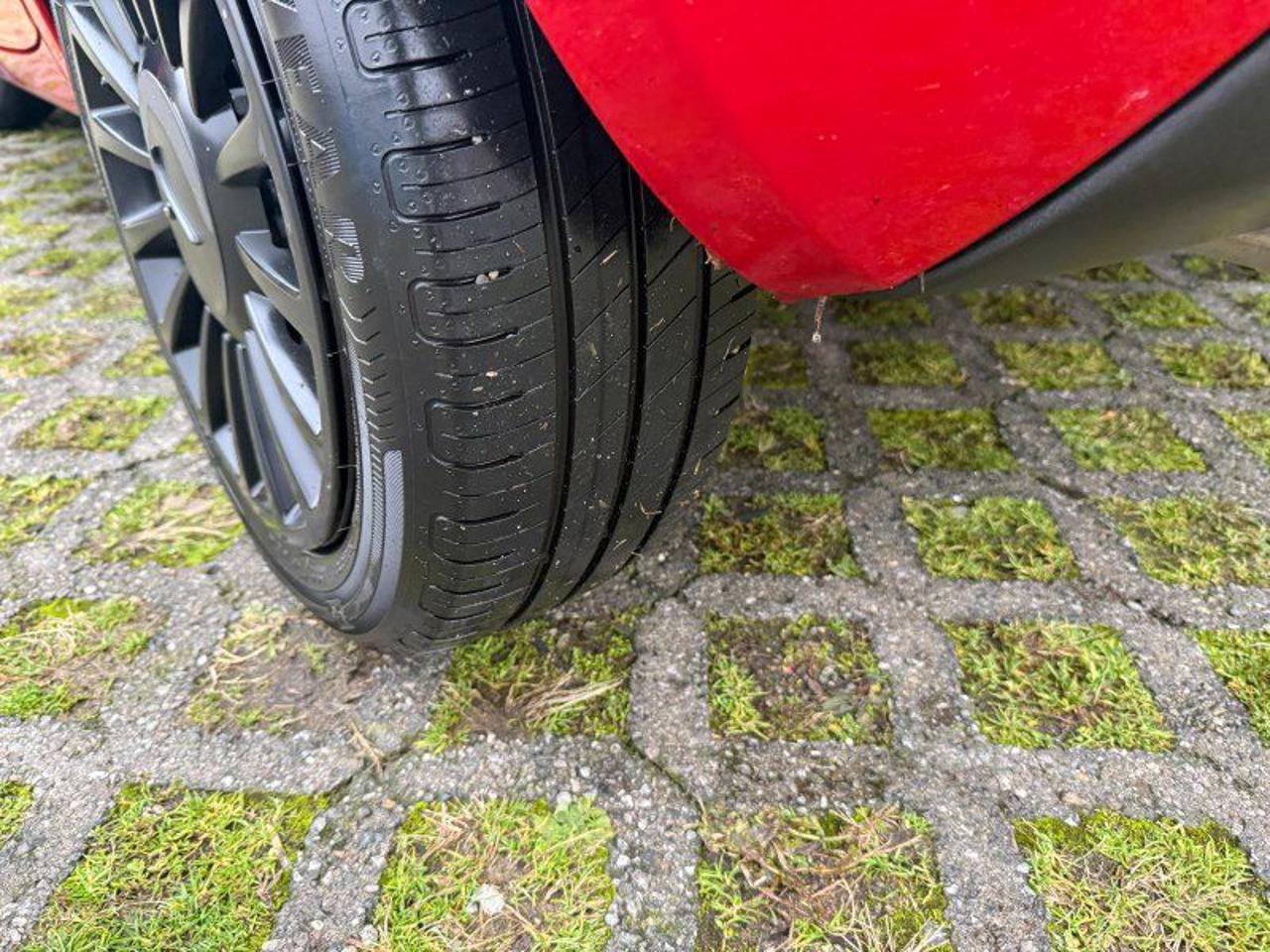 Lancia Ypsilon 1.0 FireFly 5 porte S&S Hybrid Ecochic Silver