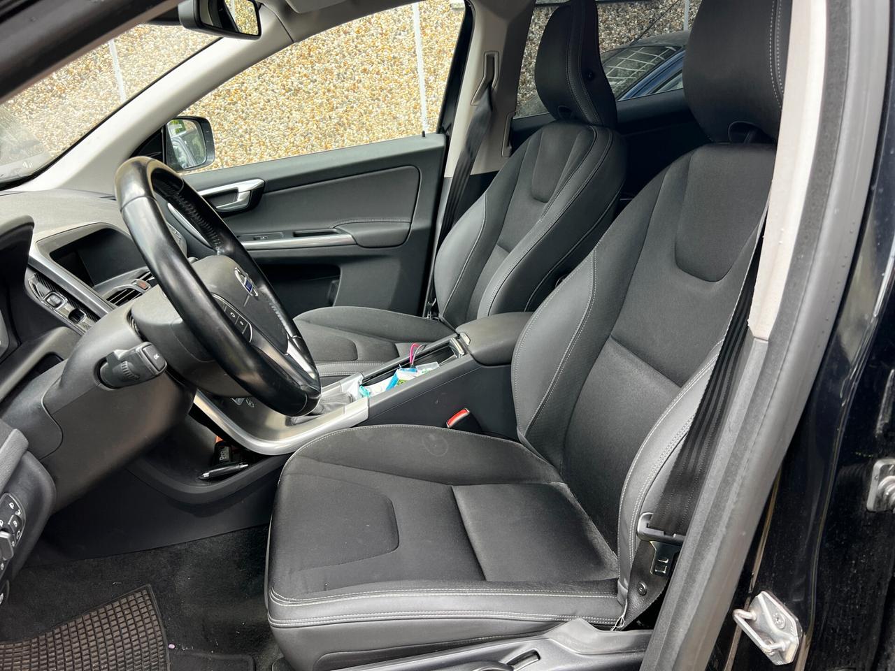 Volvo XC 60 XC60 D3 Geartronic Momentum LEGGERE BENE