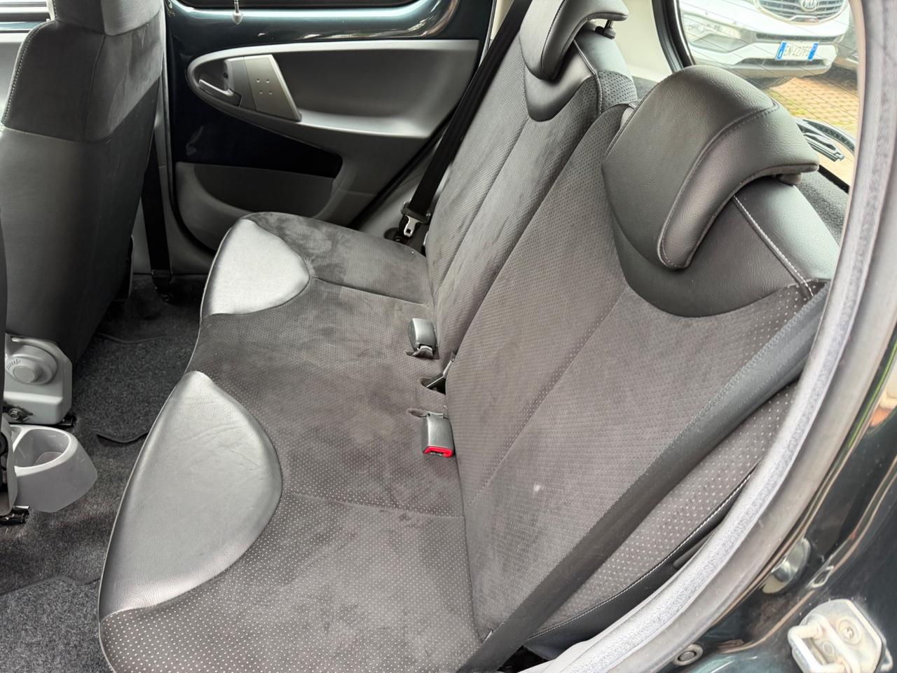 Toyota Aygo 1.0 5 porte Now Connect KM CERTIFICATI