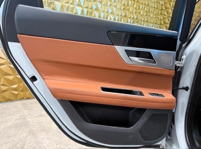 Jaguar XF 2.0 D 180 CV AWD aut. Prestige