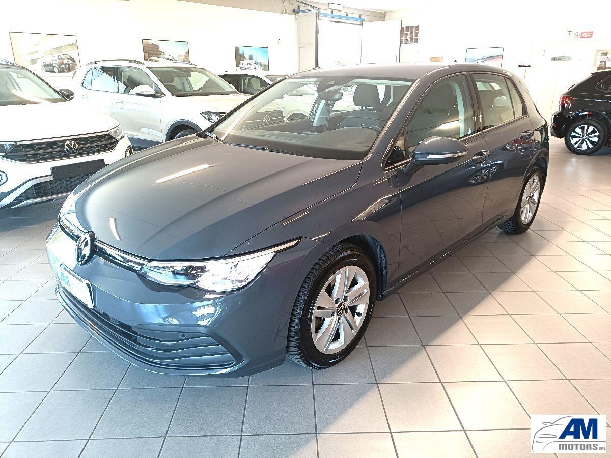 VOLKSWAGEN - Golf 8 life 1.5 tsi tgi 130 cv dsg