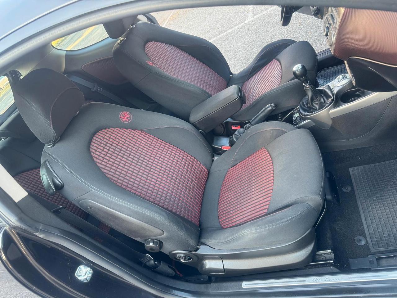 Alfa Romeo MiTo 1.4 T 155 CV Distinctive Sport Pack