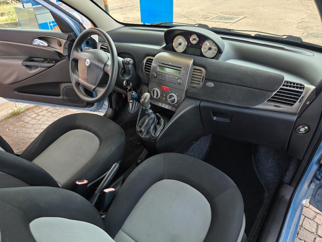 Lancia Ypsilon 1.2 con 140.000km