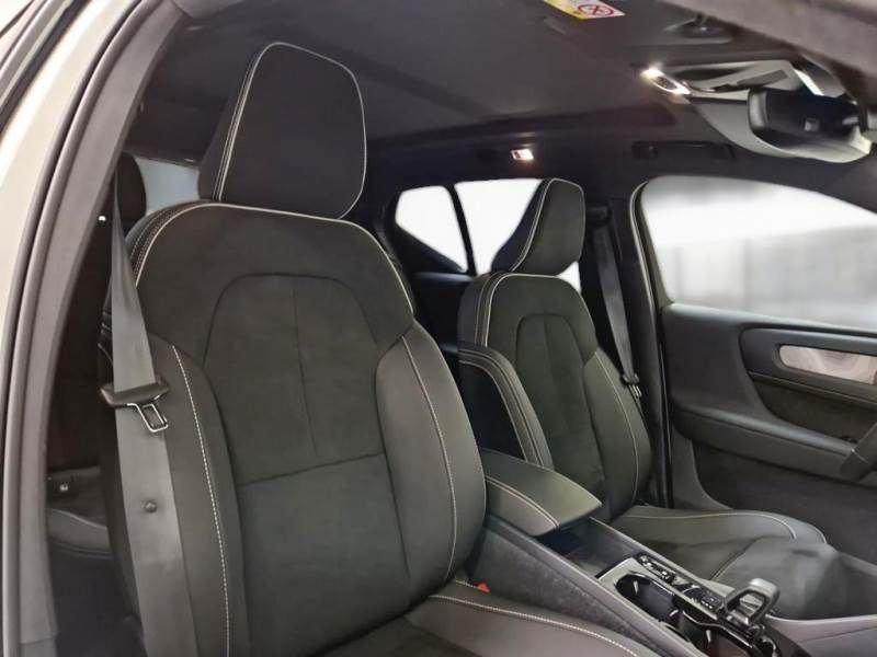 Volvo XC40 Recharge T4 129+82 CV Plug-In Hybrid Automatica Recharge Ultimate Dark N1 Autocarro