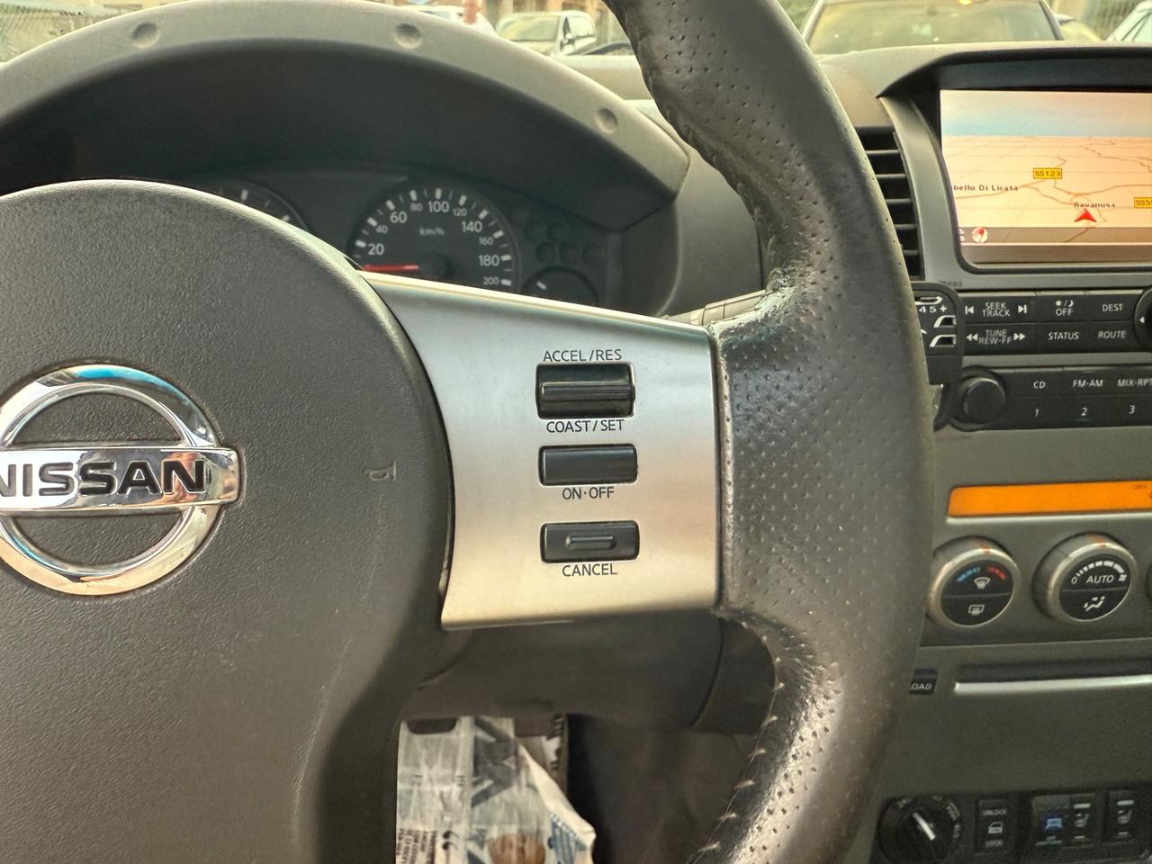 Nissan Navara 2.5 dCi 4 porte Double Cab LE