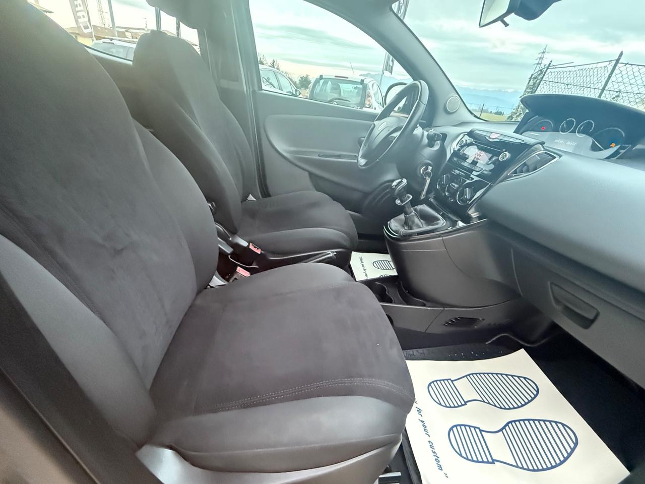 Lancia Ypsilon 1.2 69 CV 5 porte Gold