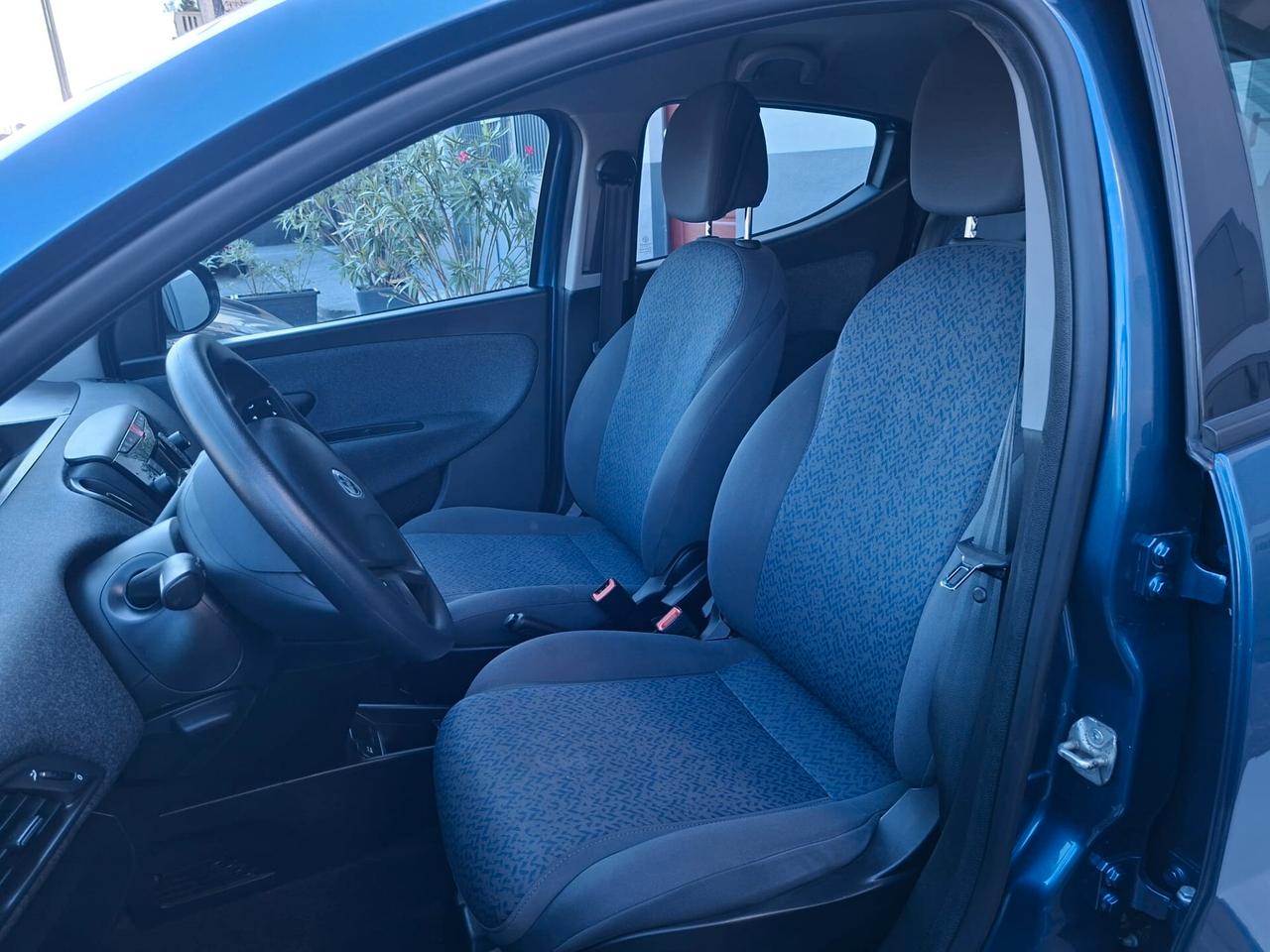 Lancia Ypsilon 1.0 FireFly 5 porte S&S Hybrid Silver - Vettura aziendale, unico proprietario.
