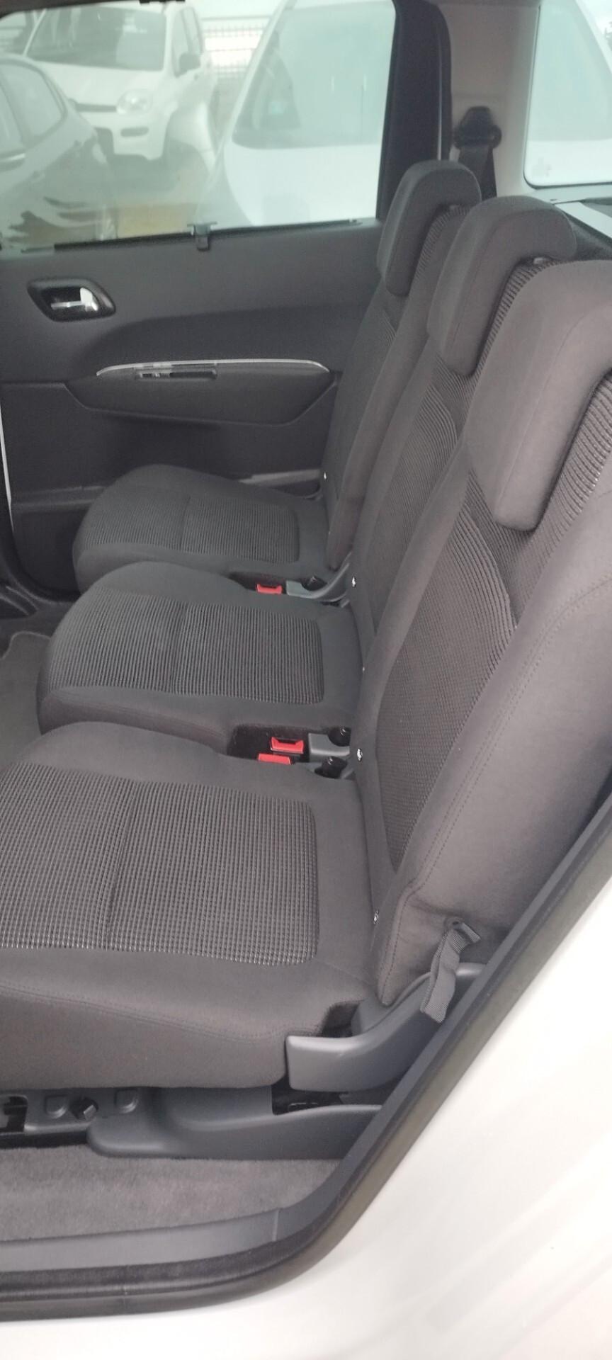 Peugeot 5008 1.6 e-HDi 115CV Stop&Start ETG6 Allure