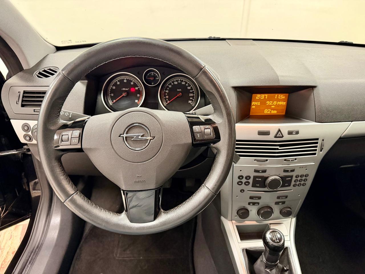 Opel Astra GTC 1.4 16V Twinport 3 porte Enjoy