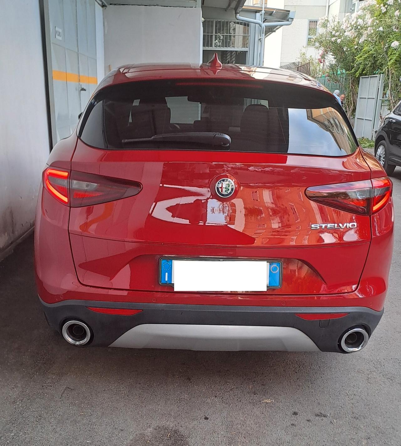 Alfa Romeo Stelvio 2.2 Turbodiesel 160 CV AT8 RWD