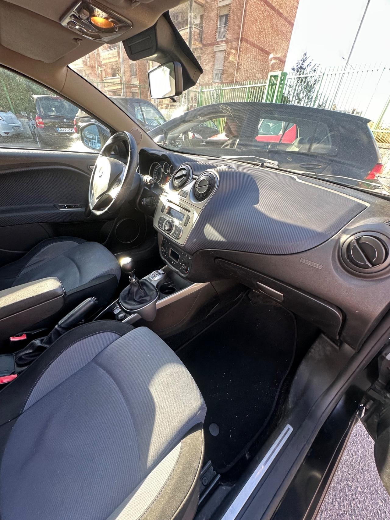 Alfa Romeo MiTo 1.6 JTDm 16V Distinctive Sport Pack