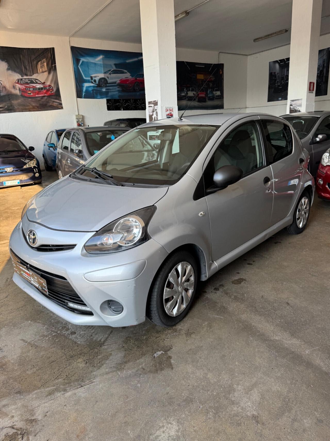 Toyota Aygo 1.0 12V VVT-i 5 porte Cool Soda Connect