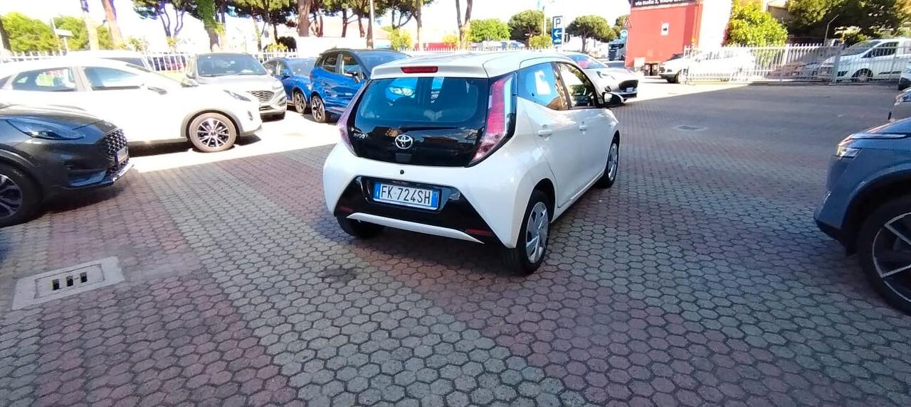Toyota Aygo 1.0 VVT-i 69 CV 5 porte x-play TSS MMT