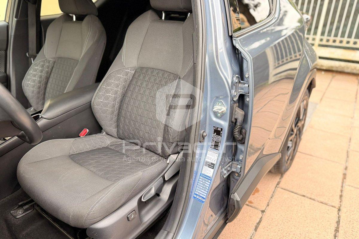 TOYOTA C-HR 1.8 Hybrid E-CVT Trend