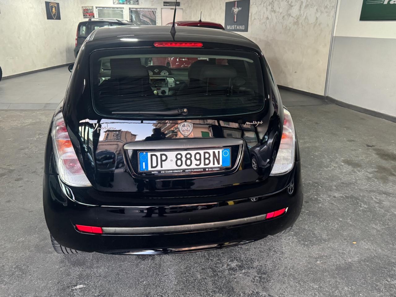 Lancia Ypsilon 1.3 MJT 75 CV MomoDesign