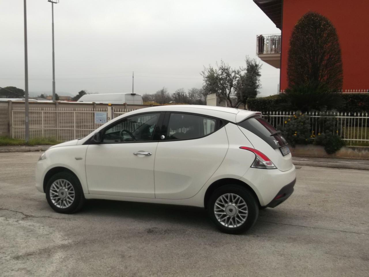 Ypsilon 1.0 Turbo Metano Neopatentati 2014