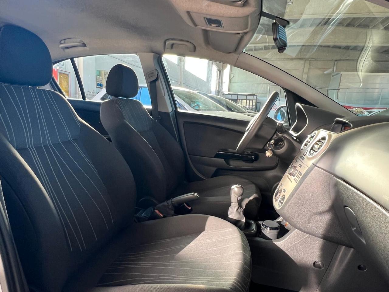 Opel Corsa 1.2 5 porte Cosmo