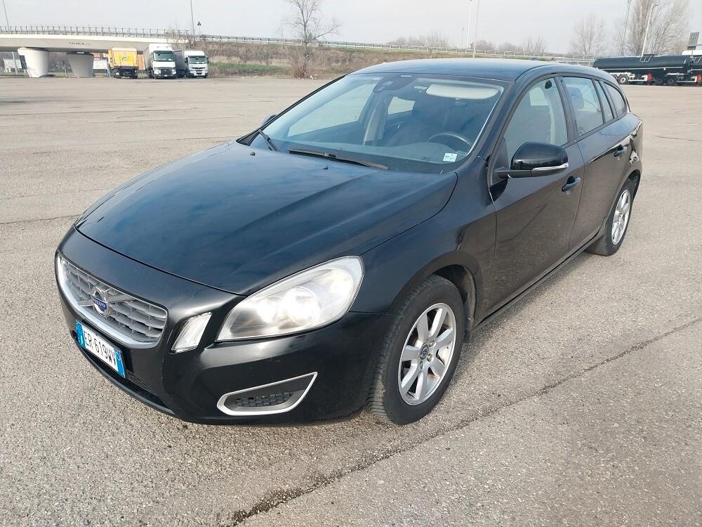 Volvo V60 D2 1.6 Momentum