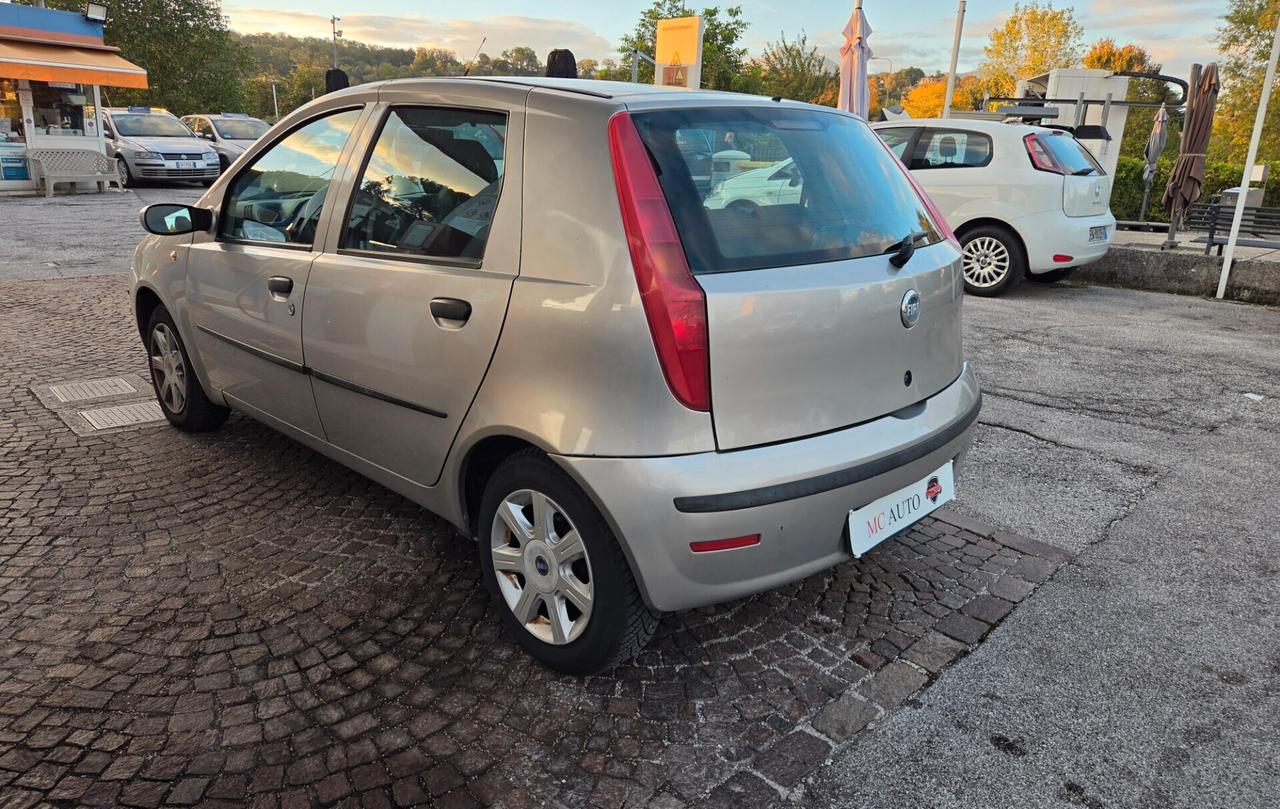 Fiat Punto 1.3mtj 5p anno 2003 con 342.000km Neopatentati ok