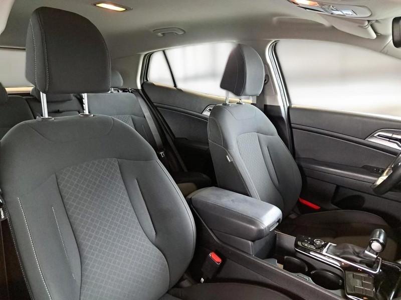 KIA SPORTAGE 1.6 CRDI MHEV BUSINESS 2WD DCT SUV