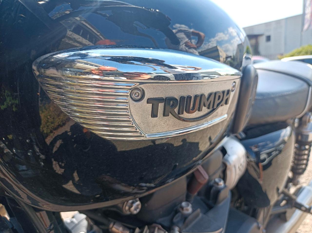 triumph bonneville t100