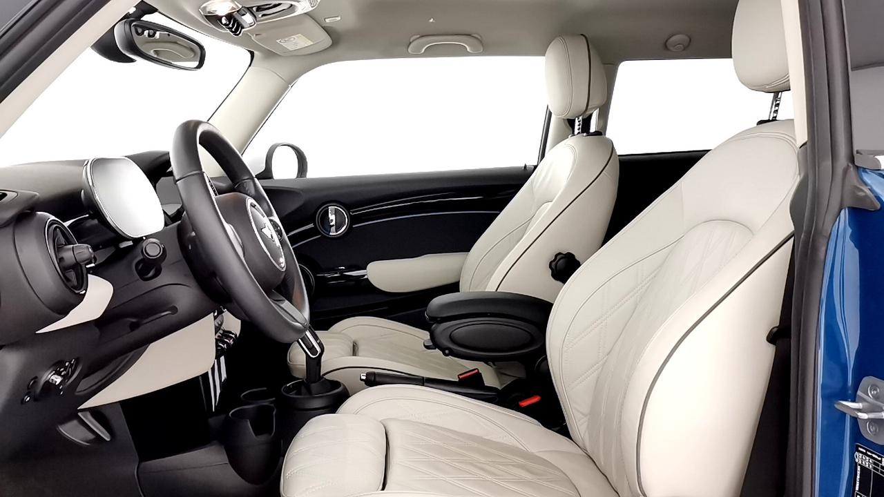 MINI Mini IV F54-F55-F56-F57 - Mini 3p 1.5 Cooper Camden Premium Mid Package auto