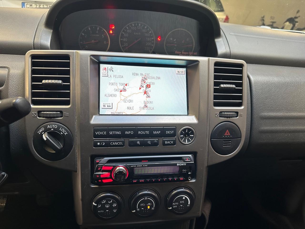 Nissan X-Trail 2.2 dCi Elegance