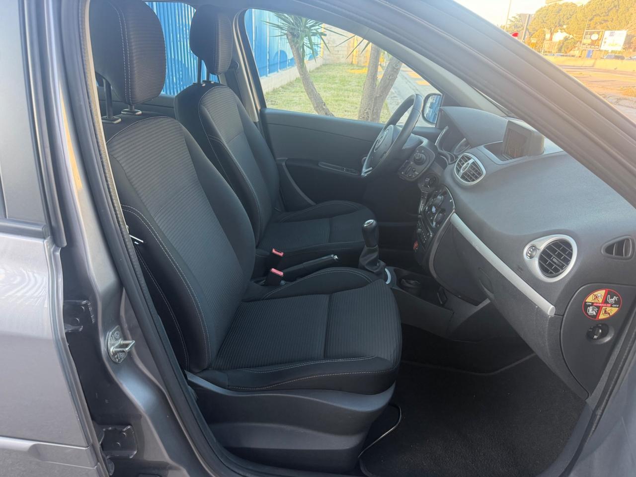 Renault Clio 1.2 benzina 75 cavalli 2012 navigatore