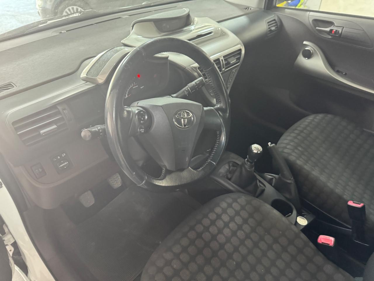 Toyota iQ 1.0 Sol