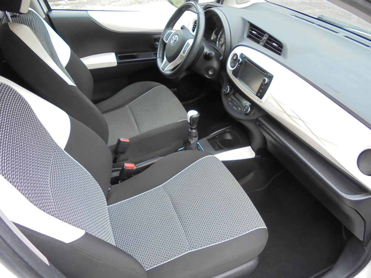 TOYOTA YARIS 1.4 D-4D 5P LOUNGE – UNIPROPRIETARIO-