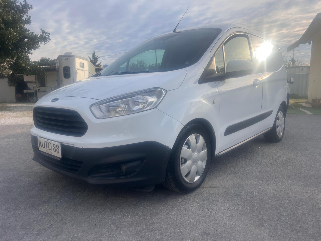 Ford Tourneo Courier 1.5 TDCI 75 CV VAN