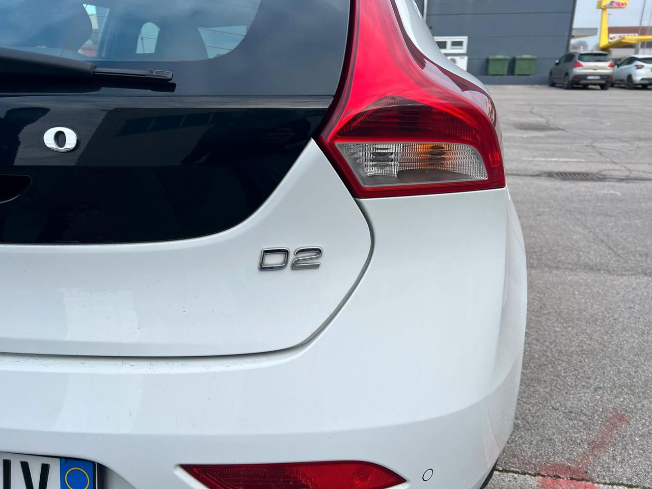 Volvo V40 D2 R-design Momentum 2016