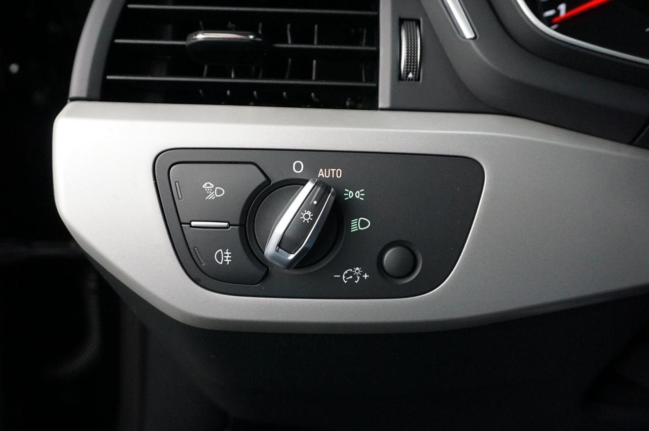 Audi A4 Avant 30 TDI/136 CV S tronic Business Advanced