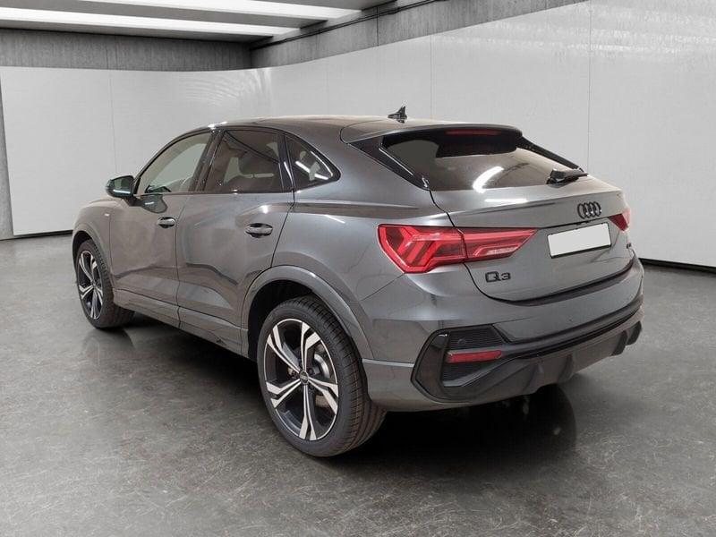 Audi Q3 Sportback 40 2.0 tdi Identity Black quattro 193cv s-tronic