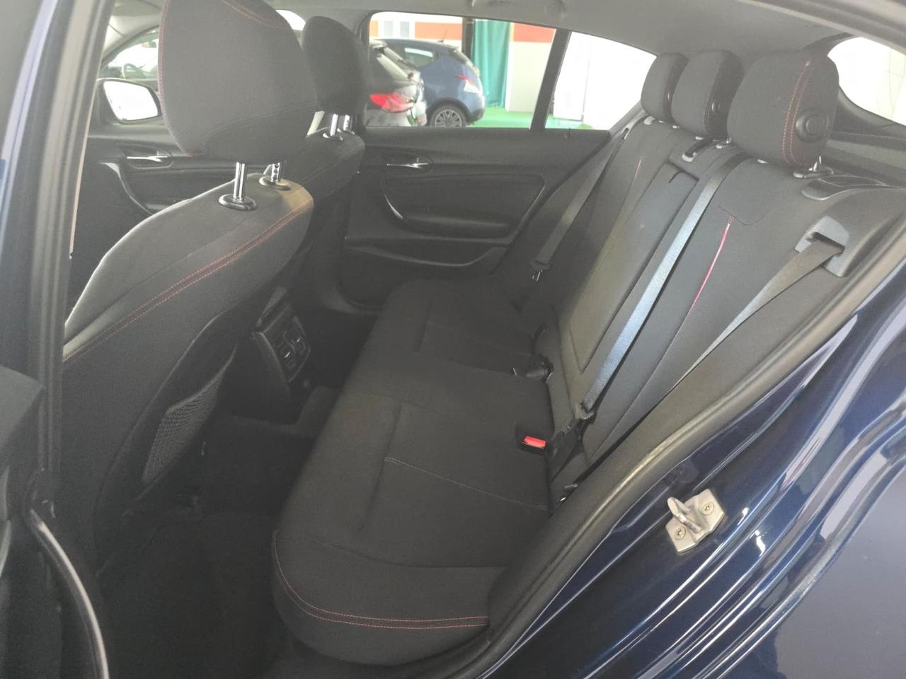 Bmw 116 116d 5p. Efficient Dynamics Urban