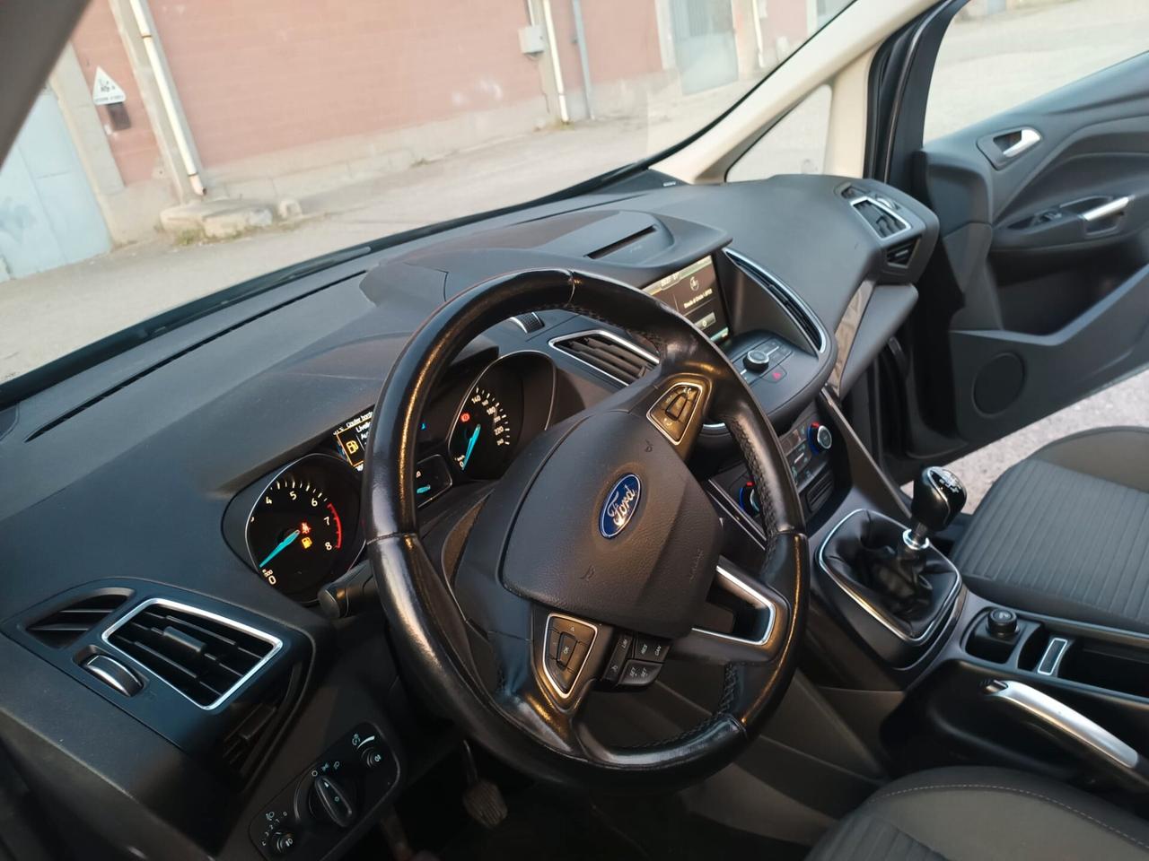 Ford C-Max Titanium 2016---1.0 Benzina
