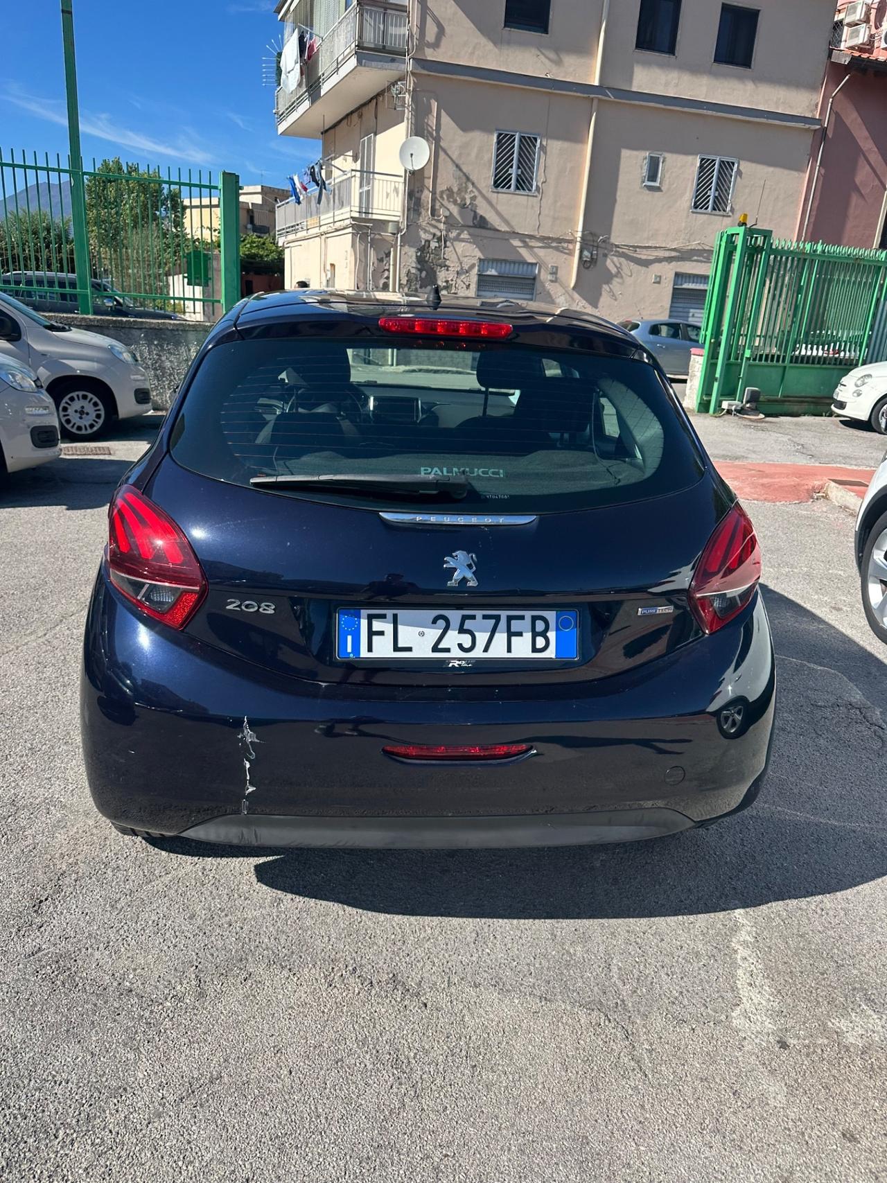 Peugeot 208 PureTech 82 5p. GPL Allure