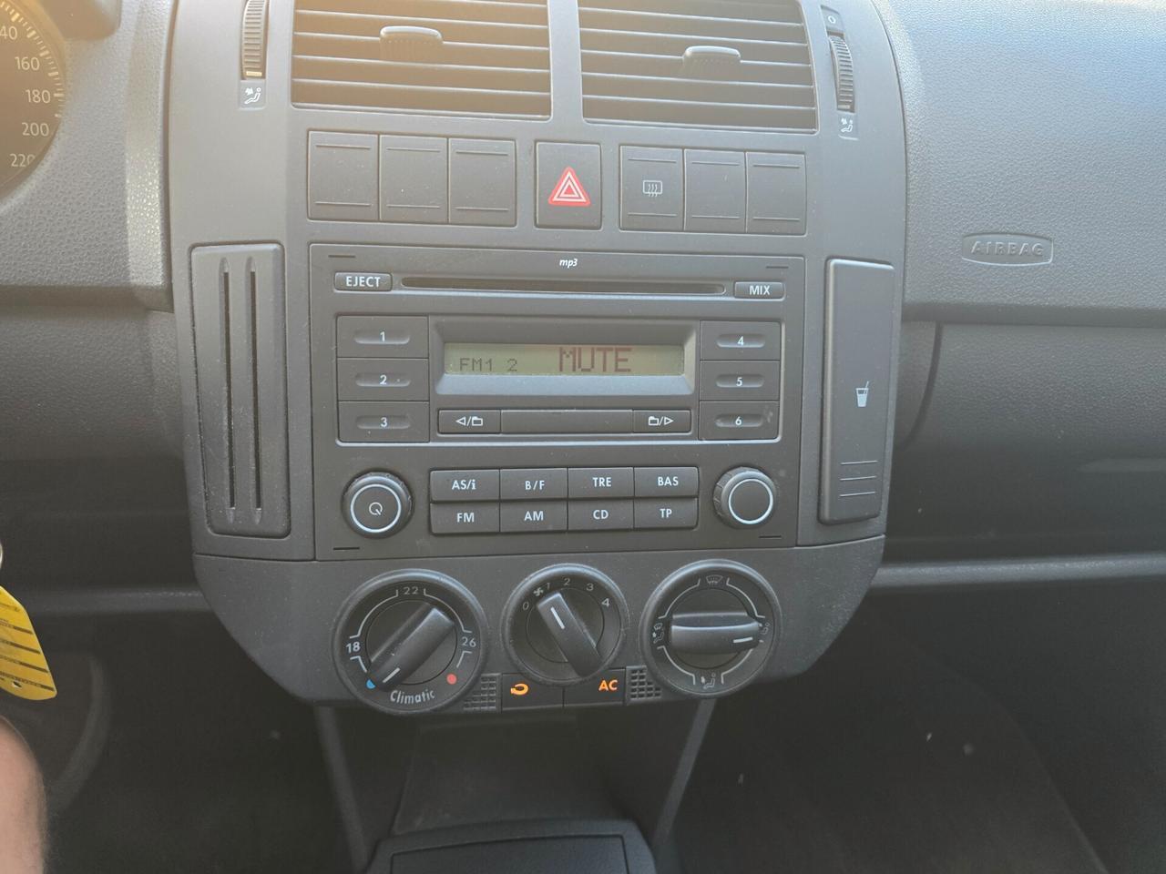 Volkswagen Polo 1.4BENZ 80CV SOLO 99000KM-2007
