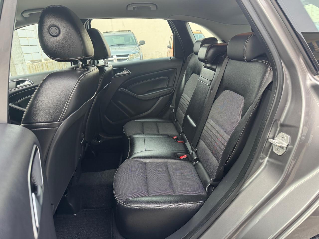 Mercedes-benz B180 1.5 DIESEL 109CV PREMIUM 11/2015