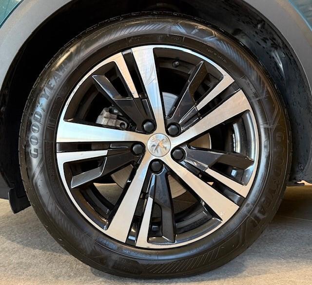 Peugeot 5008 BlueHDi 130 S&S EAT8 Allure