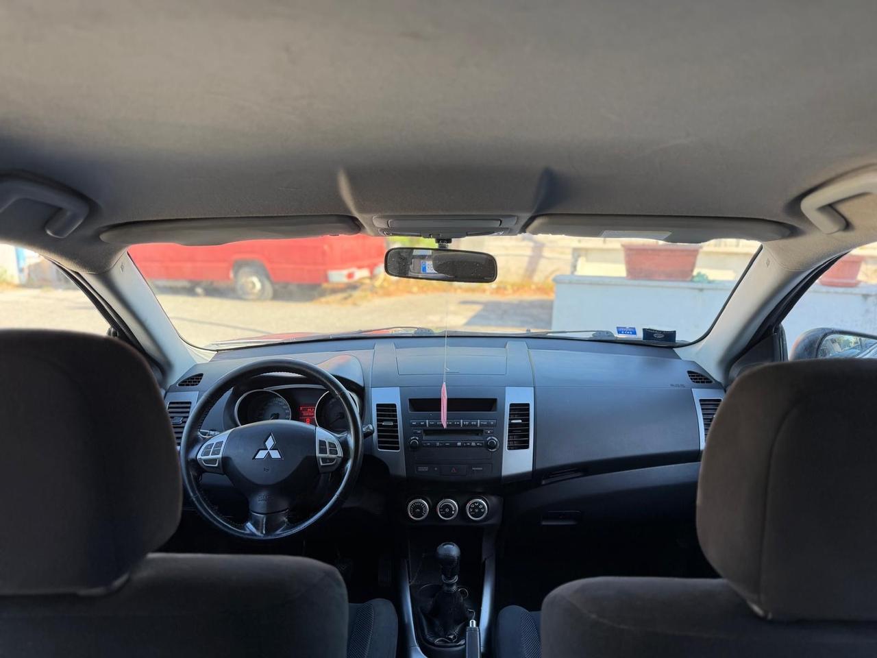 Mitsubishi Outlander 2.0 DI-D Invite DPF