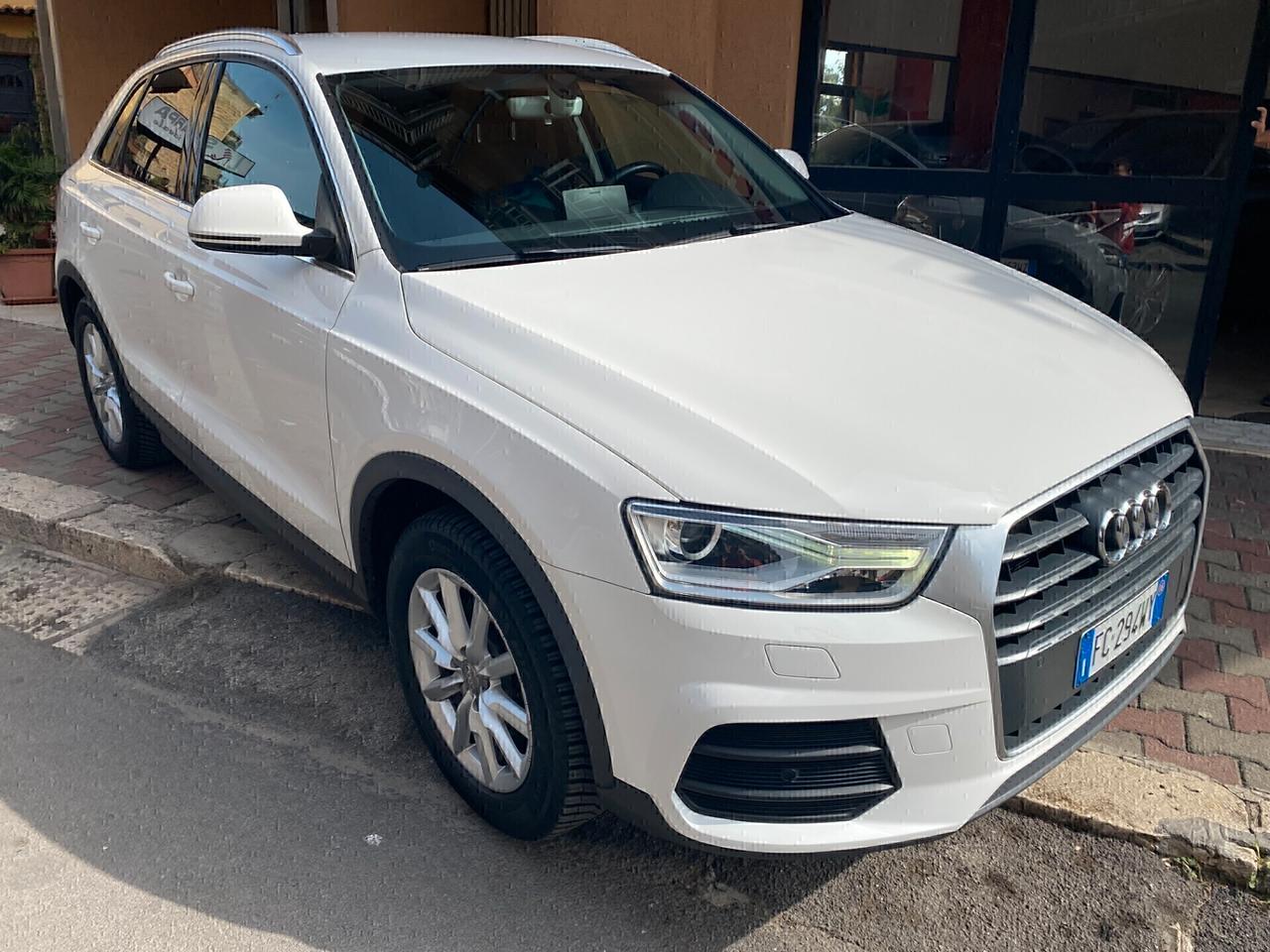 Audi Q3 2.0 TDI 120 CV Business