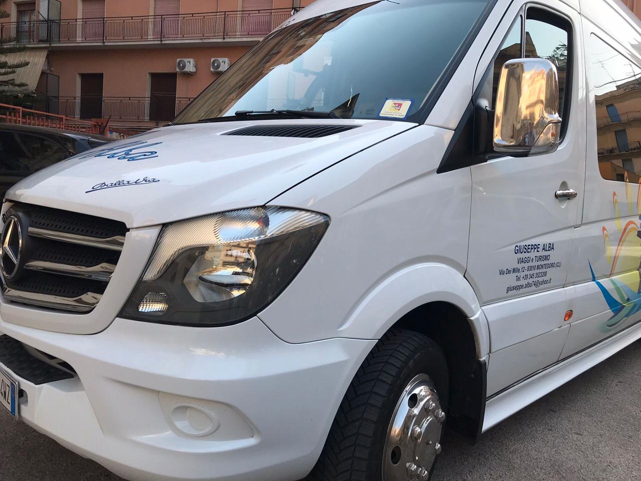 Autobus Mercedes Benz Splinter 519 20 posti
