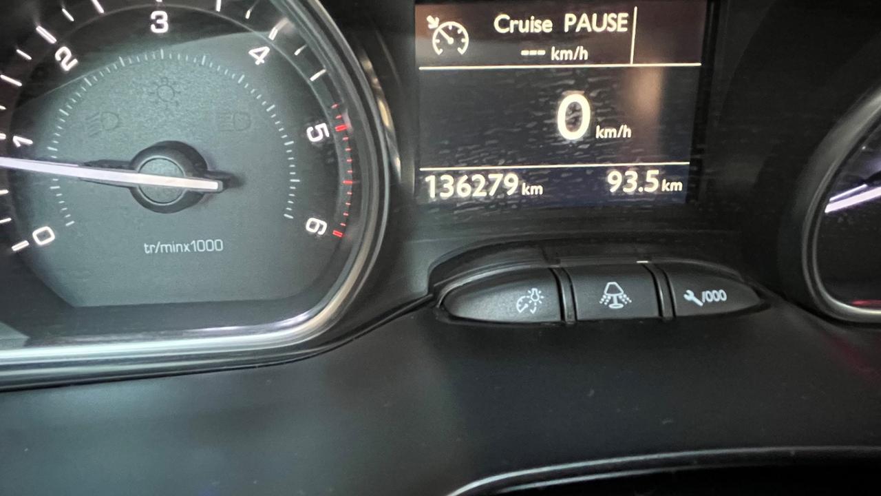 Peugeot 2008 BlueHDi 120 S&S Allure