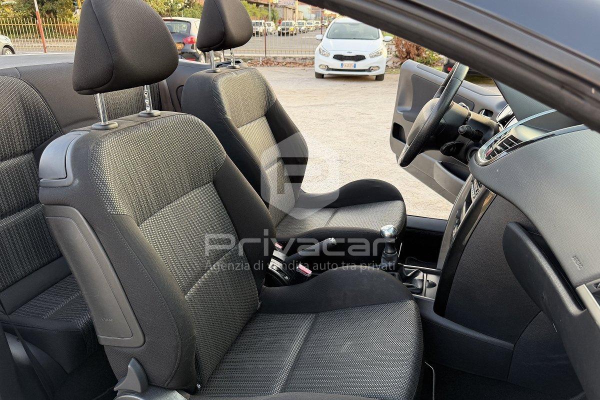 PEUGEOT 207 1.6 HDi 110CV CC Féline